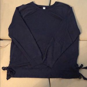 women’s navy crew neck pullover